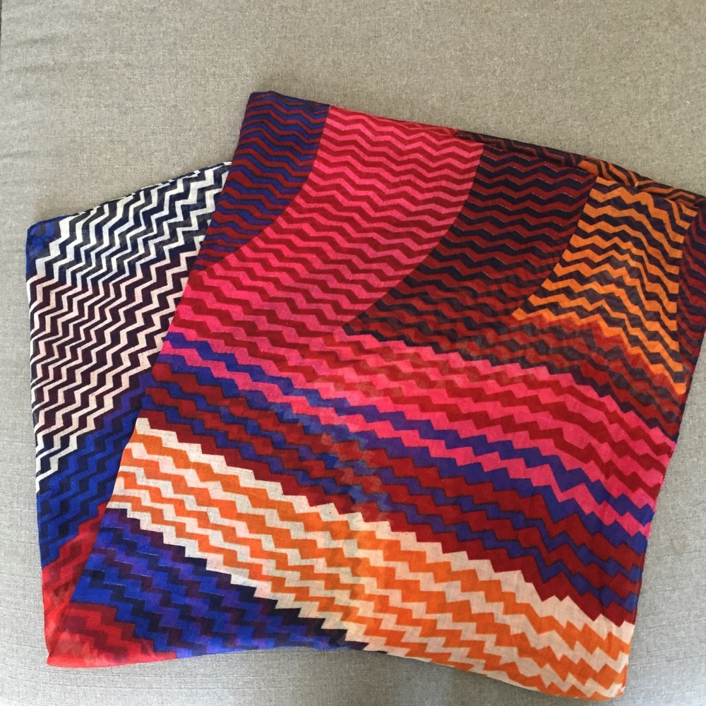 Italy Design Scarf - Picture 2 of 6